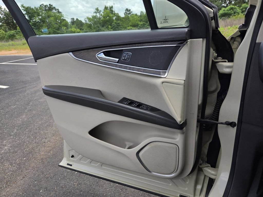 Used 2016 Lincoln MKX Select w/ Select Plus Package FWD image 10