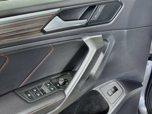Used 2024 Volkswagen Tiguan SE FWD image 18