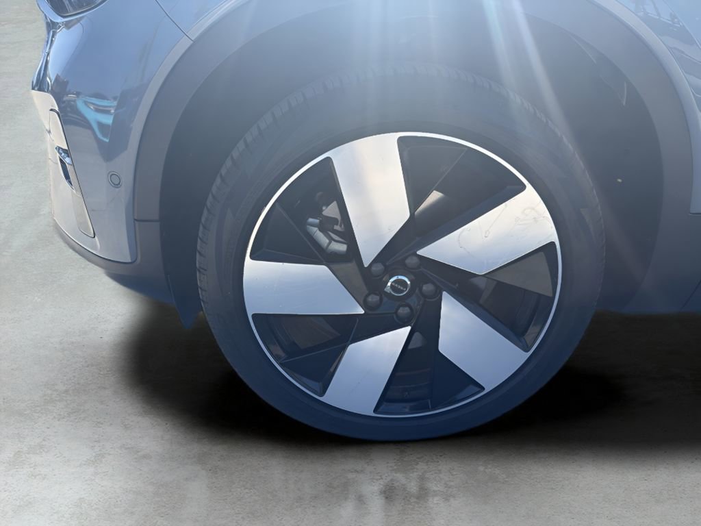 Used 2023 Volvo C40 P8 Recharge Ultimate image 9