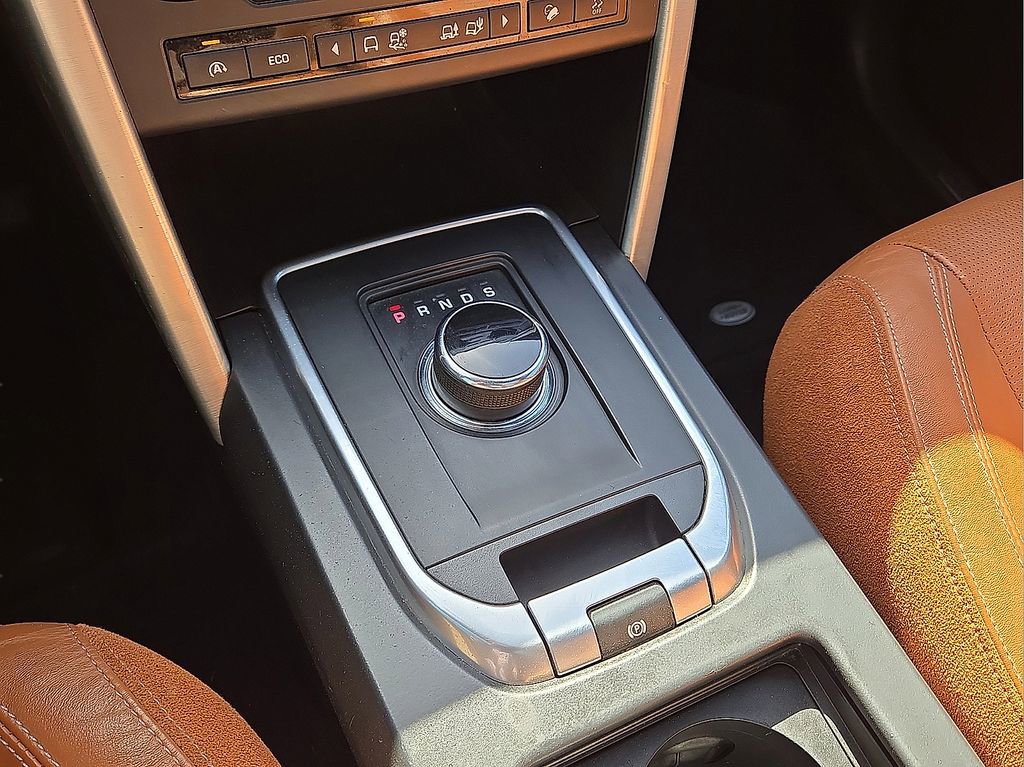 Used 2017 Land Rover Discovery Sport HSE Luxury image 30