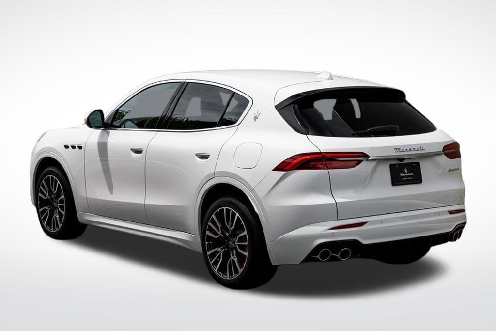 New 2025 Maserati Grecale GT image 3