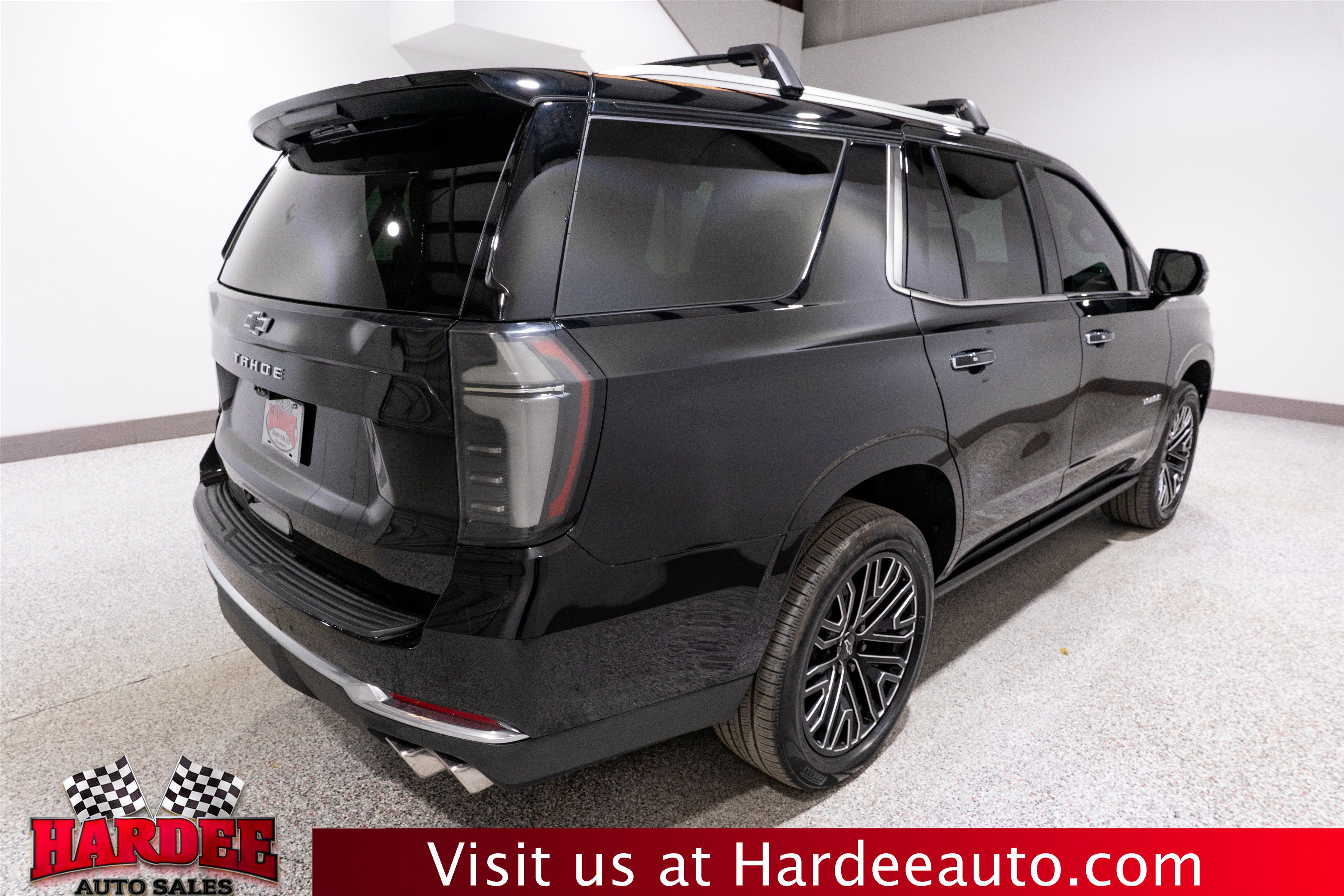 Used 2025 Chevrolet Tahoe High Country AWD/4WD image 5