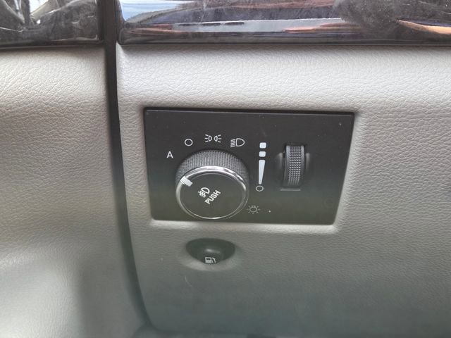 Used 2011 Jeep Grand Cherokee Laredo AWD/4WD image 21