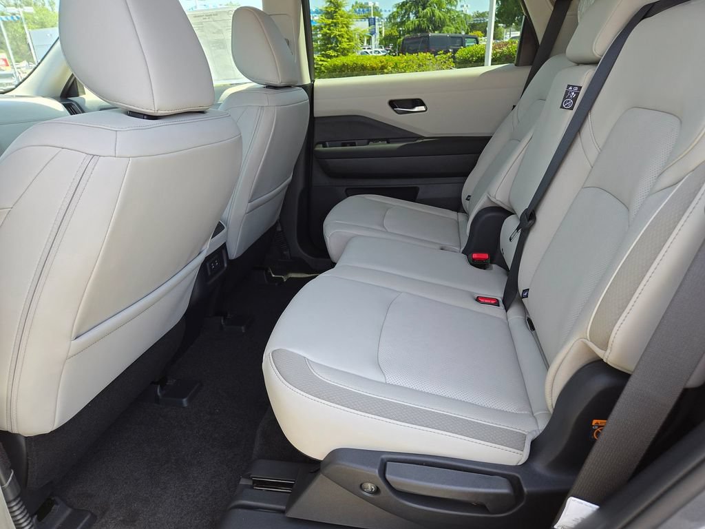 New 2026 Nissan Pathfinder SL AWD/4WD image 6