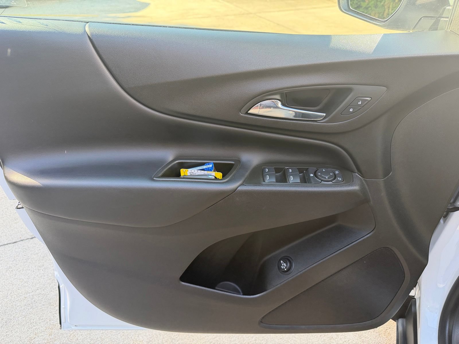 Used 2024 Chevrolet Equinox LT w/ LPO, Floor Liner Package FWD image 16