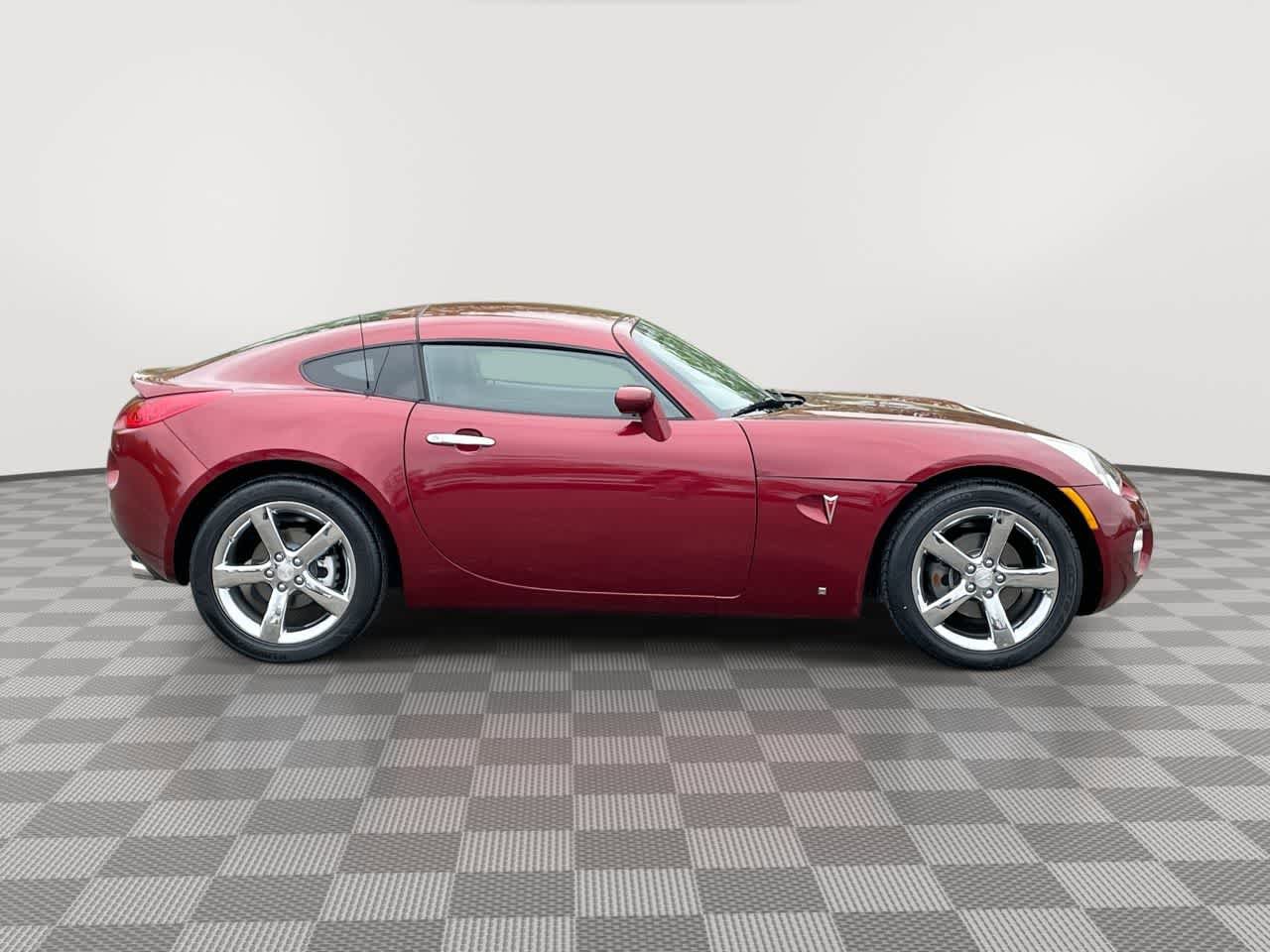 Used 2009 Pontiac Solstice Coupe w/ Premium Package RWD image 9