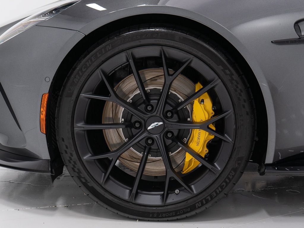Used 2026 Aston Martin V8 Vantage Coupe RWD image 33