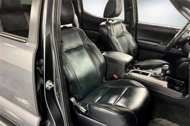 Used 2021 Toyota Tacoma Limited image 28