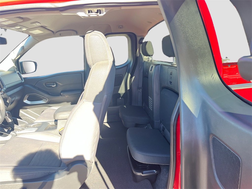 Used 2024 Nissan Frontier SV w/ Technology Package image 23