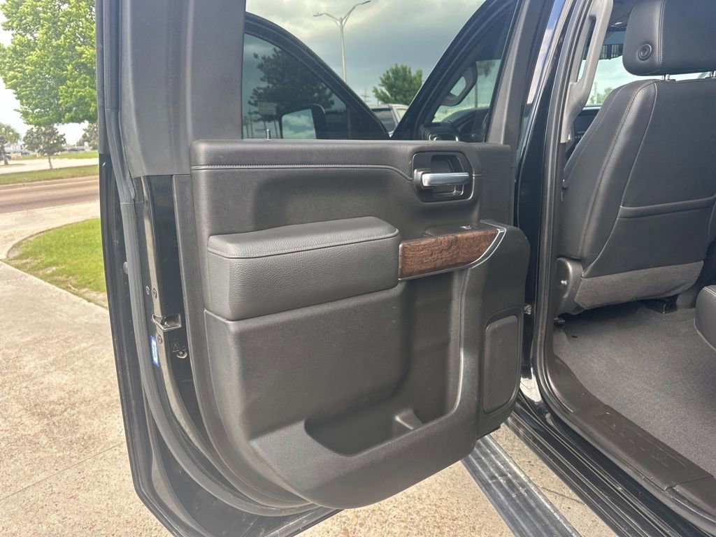 Used 2021 GMC Sierra 2500 Denali w/ Denali Black Diamond Edition AWD/4WD image 9