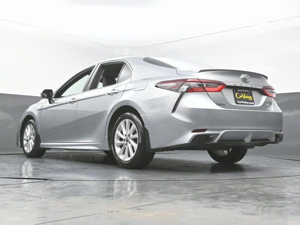 Used 2021 Toyota Camry SE image 40