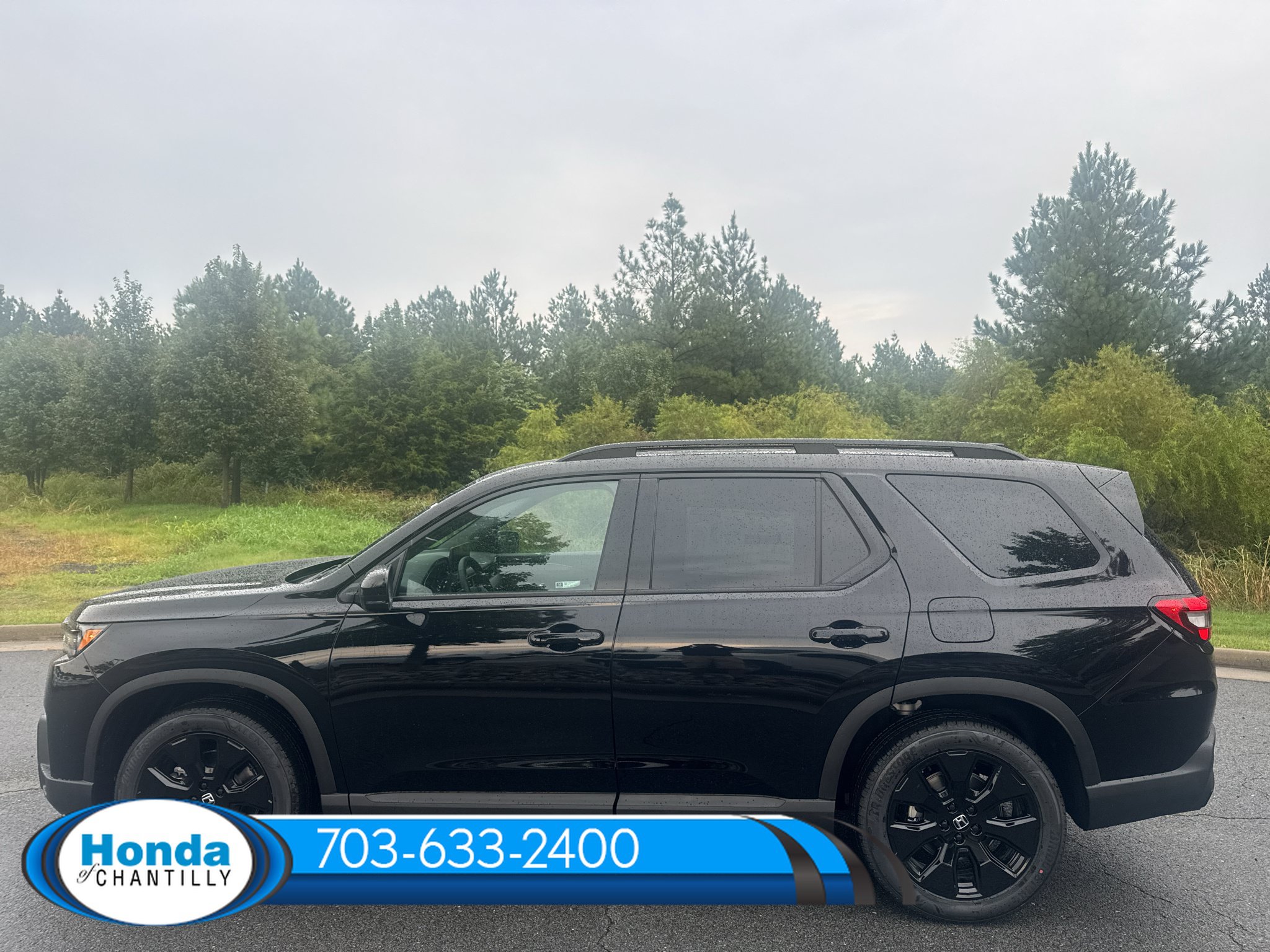 New 2026 Honda Pilot Black Edition image 4