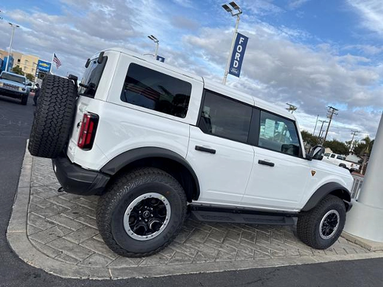 New 2025 Ford Bronco Badlands AWD/4WD image 2