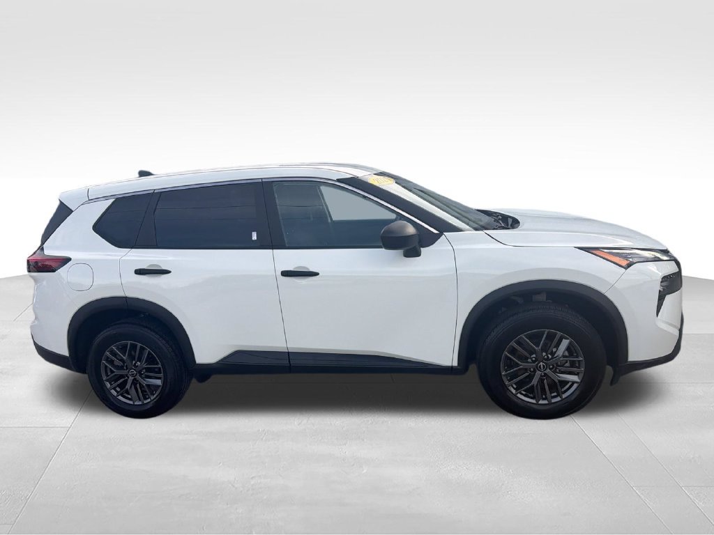 Used 2024 Nissan Rogue S FWD image 6