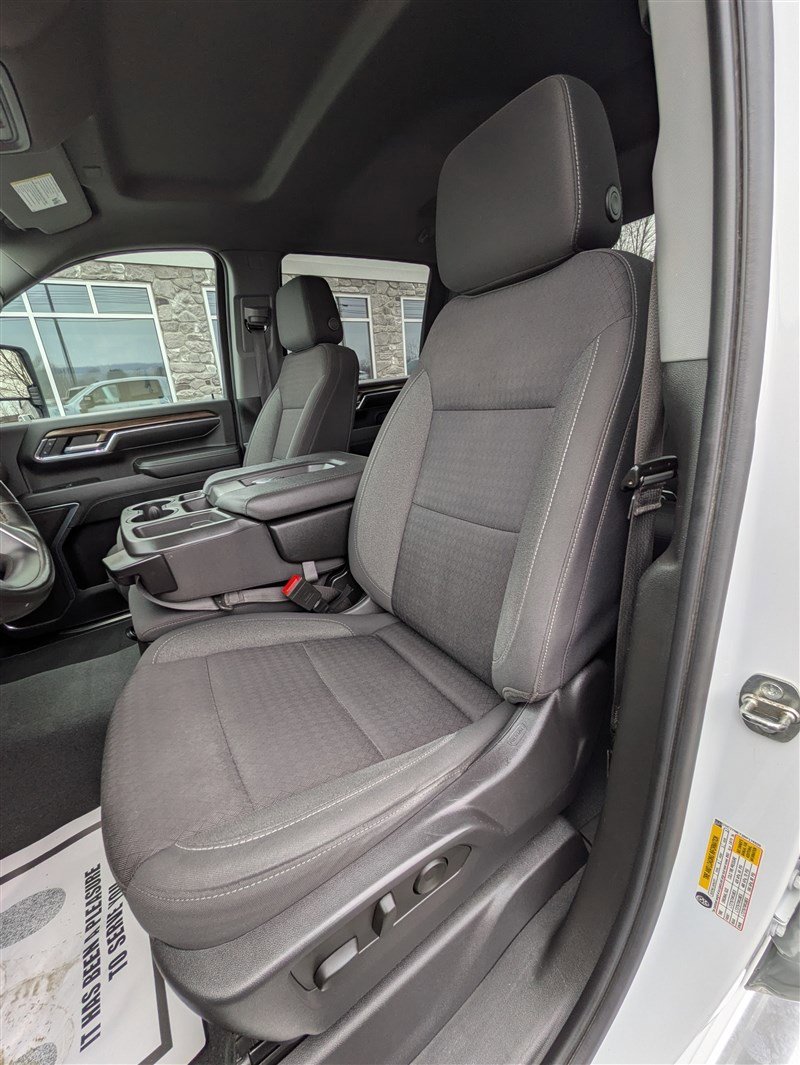 Used 2024 Chevrolet Silverado 2500 LT image 17