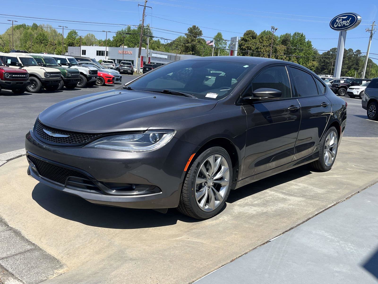 Used 2015 Chrysler 200 S w/ Navigation & Sound Group I image 7