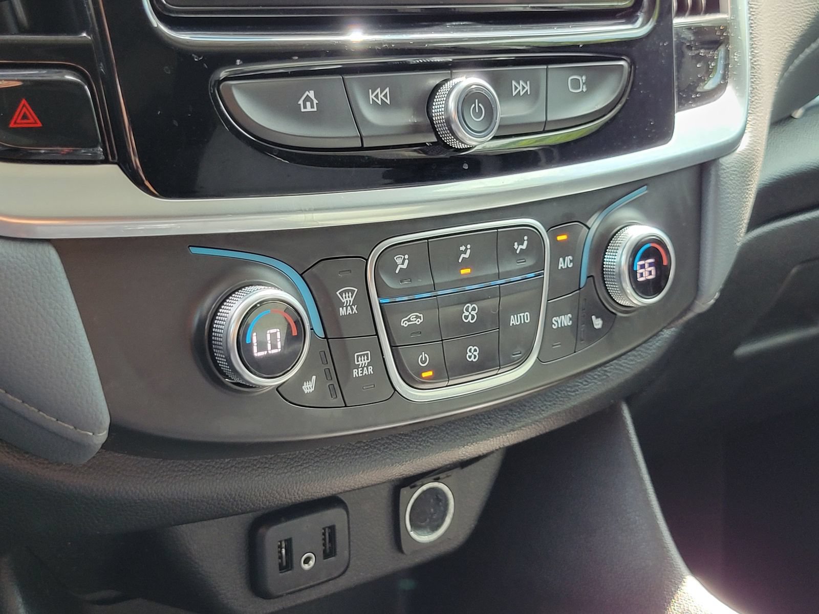 Used 2019 Chevrolet Traverse LT w/ LPO, Floor Liner Package AWD/4WD image 22