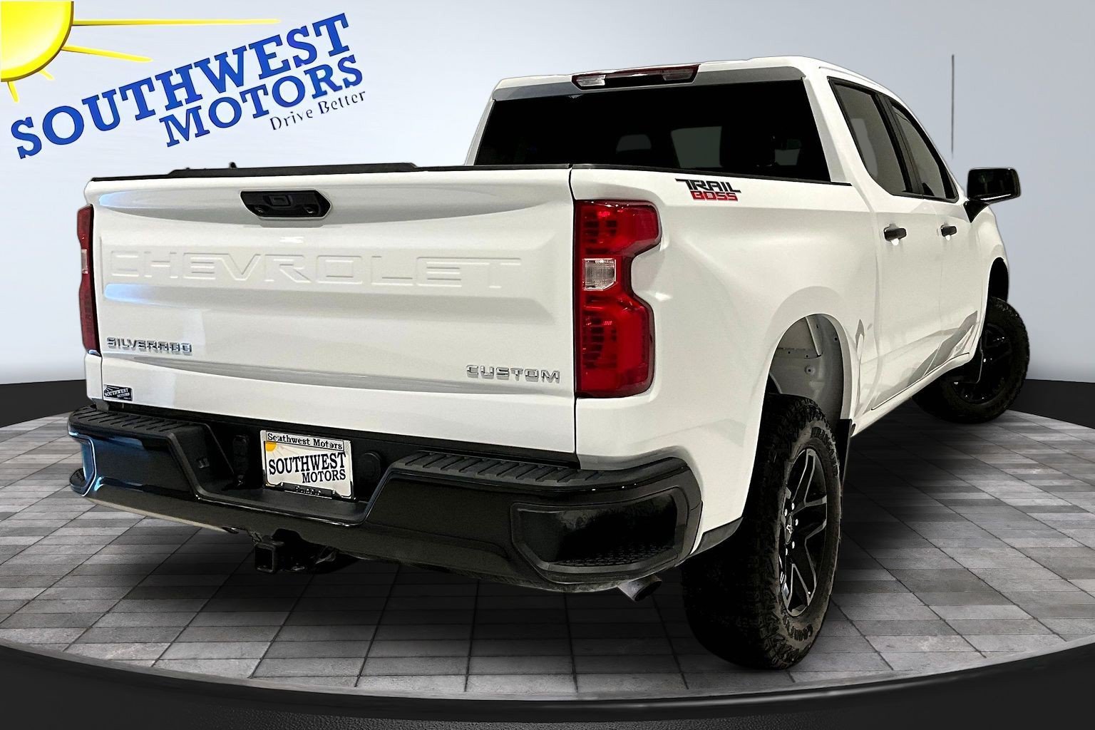 Used 2024 Chevrolet Silverado 1500 Custom Trail Boss AWD/4WD image 7