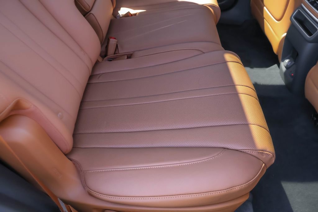 Used 2025 Genesis GV80 2.5T Advanced image 38