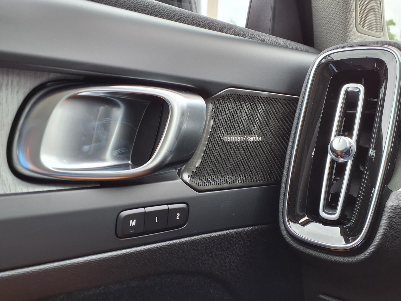 New 2026 Volvo XC40 B5 Plus w/ Climate Package AWD/4WD image 19