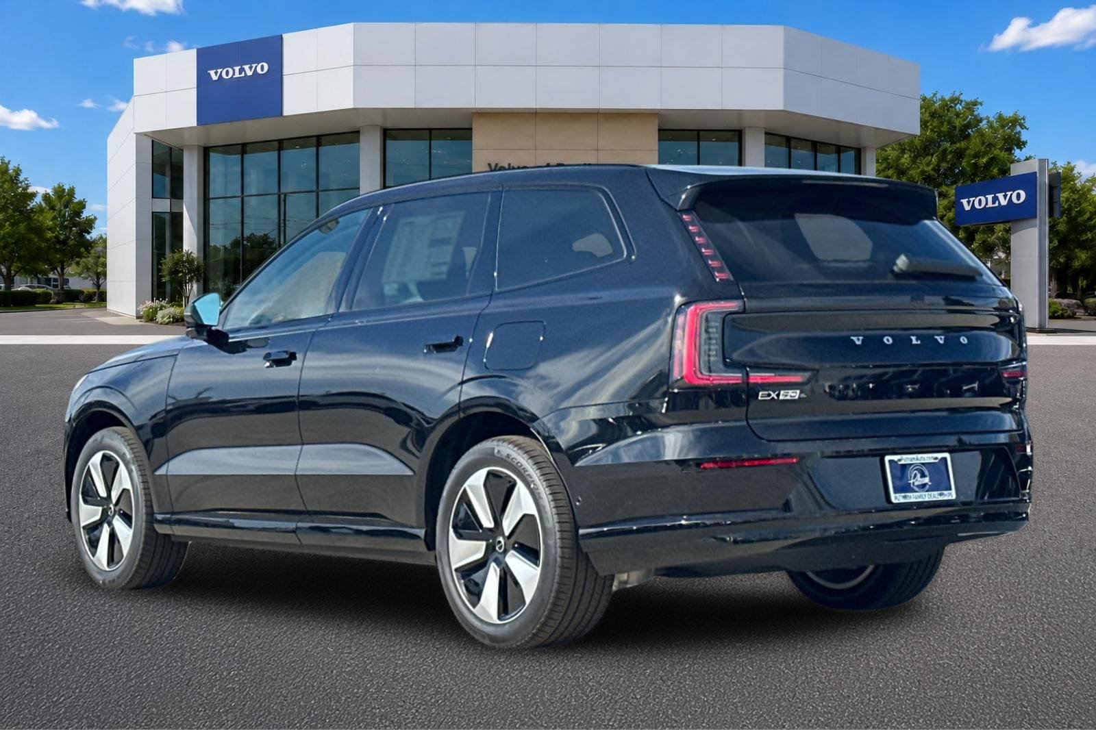 New 2026 Volvo EX90 Plus AWD/4WD image 5