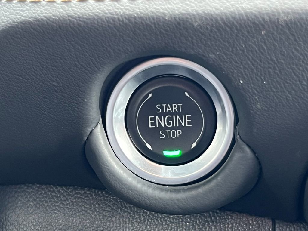 Certified 2025 Chevrolet Suburban Premier AWD/4WD image 38