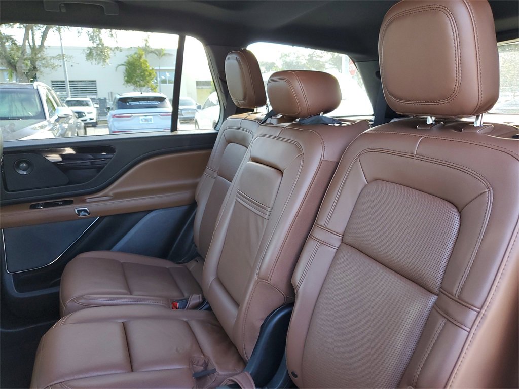 Certified 2023 Lincoln Aviator Reserve w/ Equipment Group 201A image 12