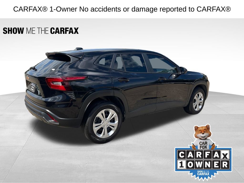Used 2025 Chevrolet Trax LS FWD image 3