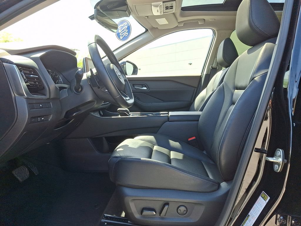Used 2023 Nissan Rogue SL AWD/4WD image 13