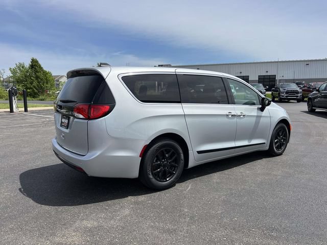 New 2026 Chrysler Voyager LX FWD image 8
