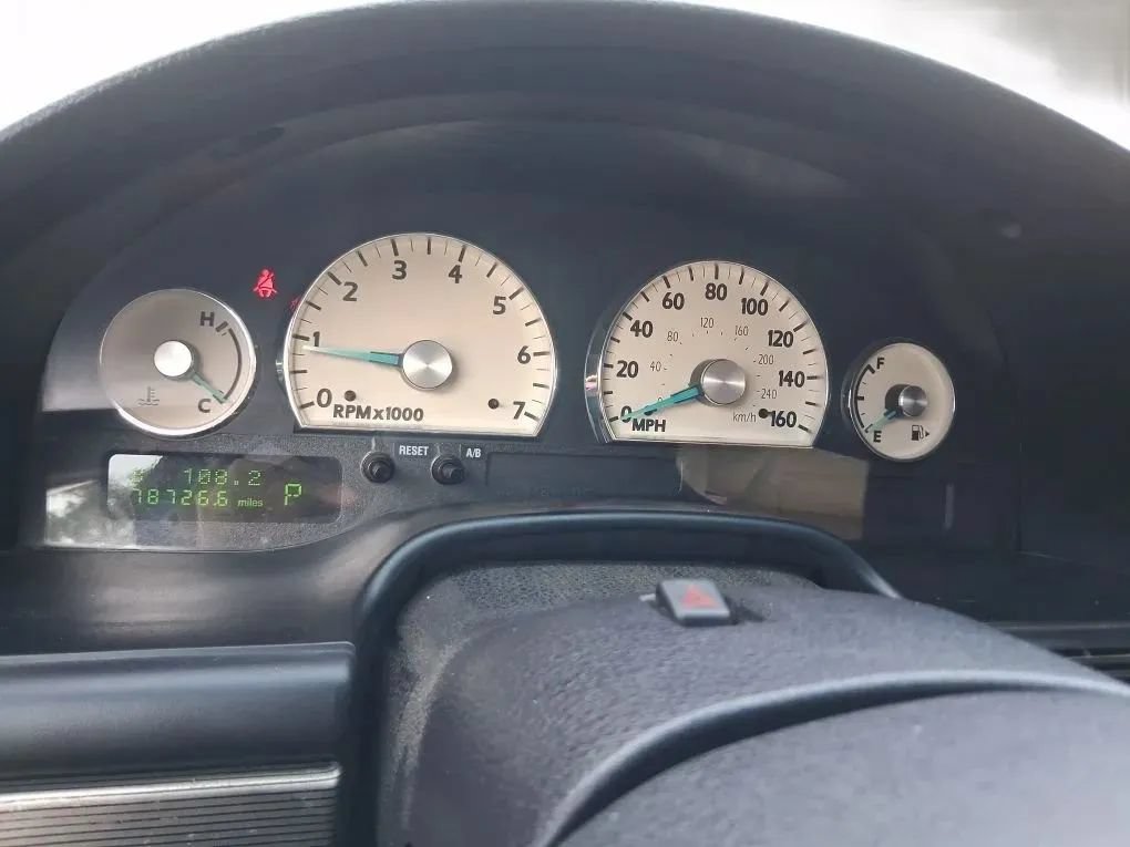 Used 2004 Ford Thunderbird RWD image 26