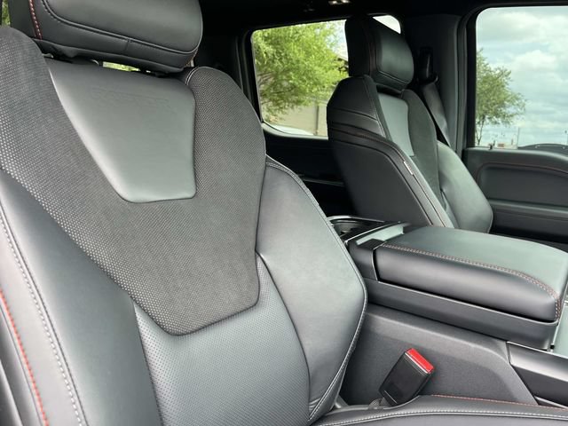 Used 2025 Ford F150 Raptor AWD/4WD image 31