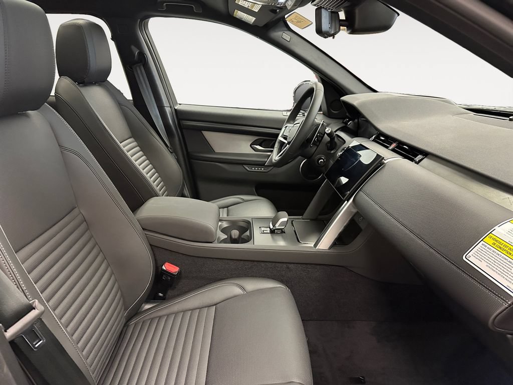New 2026 Land Rover Discovery Sport Landmark AWD/4WD image 15