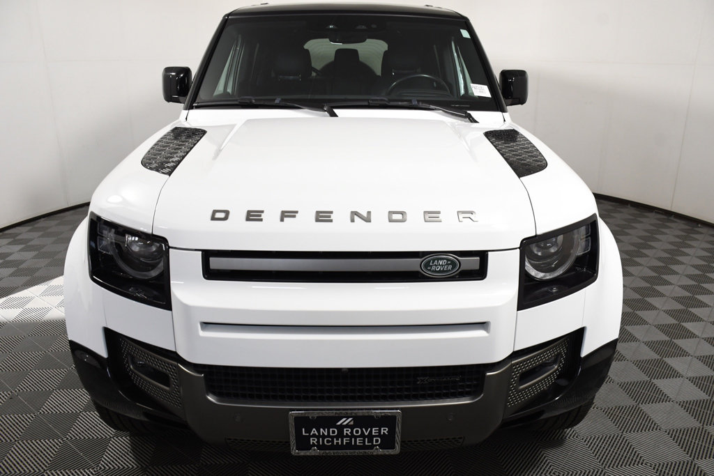 Used 2023 Land Rover Defender 130 X-Dynamic SE AWD/4WD image 10