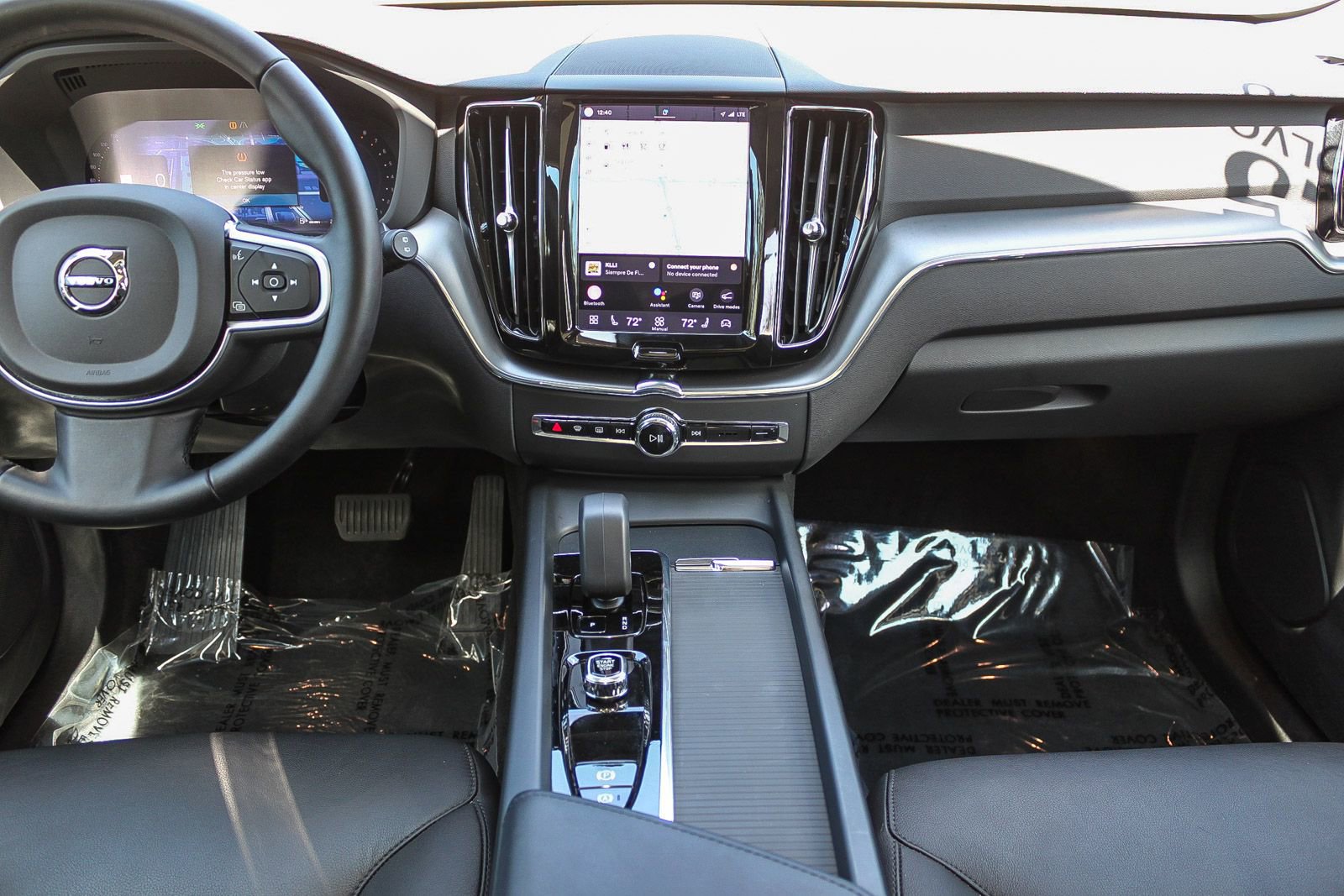 Used 2025 Volvo XC60 B5 Core AWD/4WD image 14