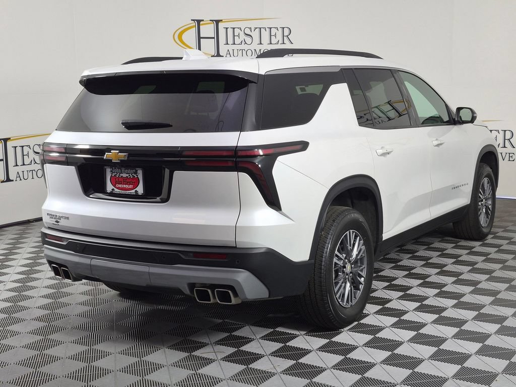 Used 2025 Chevrolet Traverse LT w/ Driver Confidence Package FWD image 7