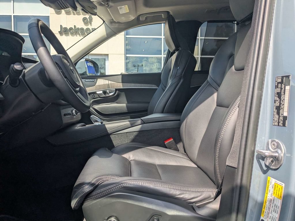 Certified 2023 Volvo XC90 B6 Ultimate AWD/4WD image 2