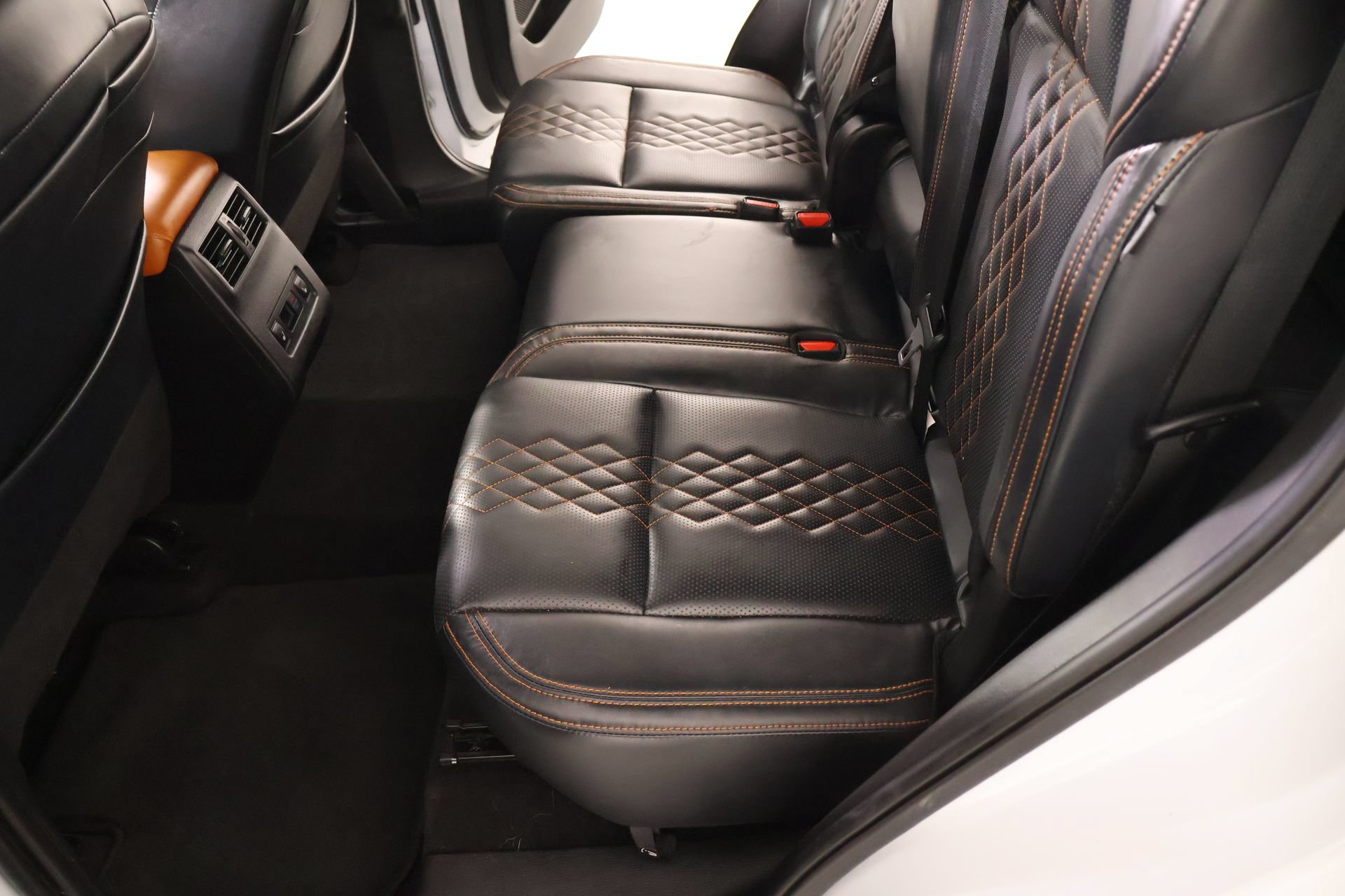 Used 2024 Mitsubishi Outlander SEL AWD/4WD image 13