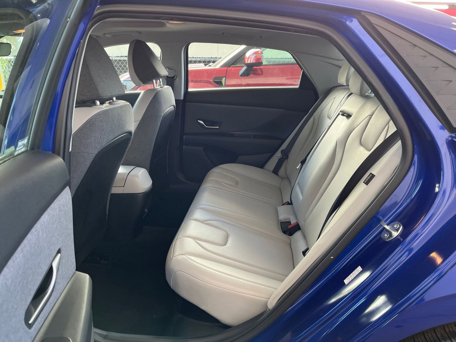 Used 2025 Hyundai Elantra Limited image 25