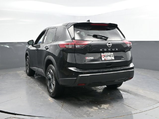 Used 2025 Nissan Rogue SV AWD/4WD image 10