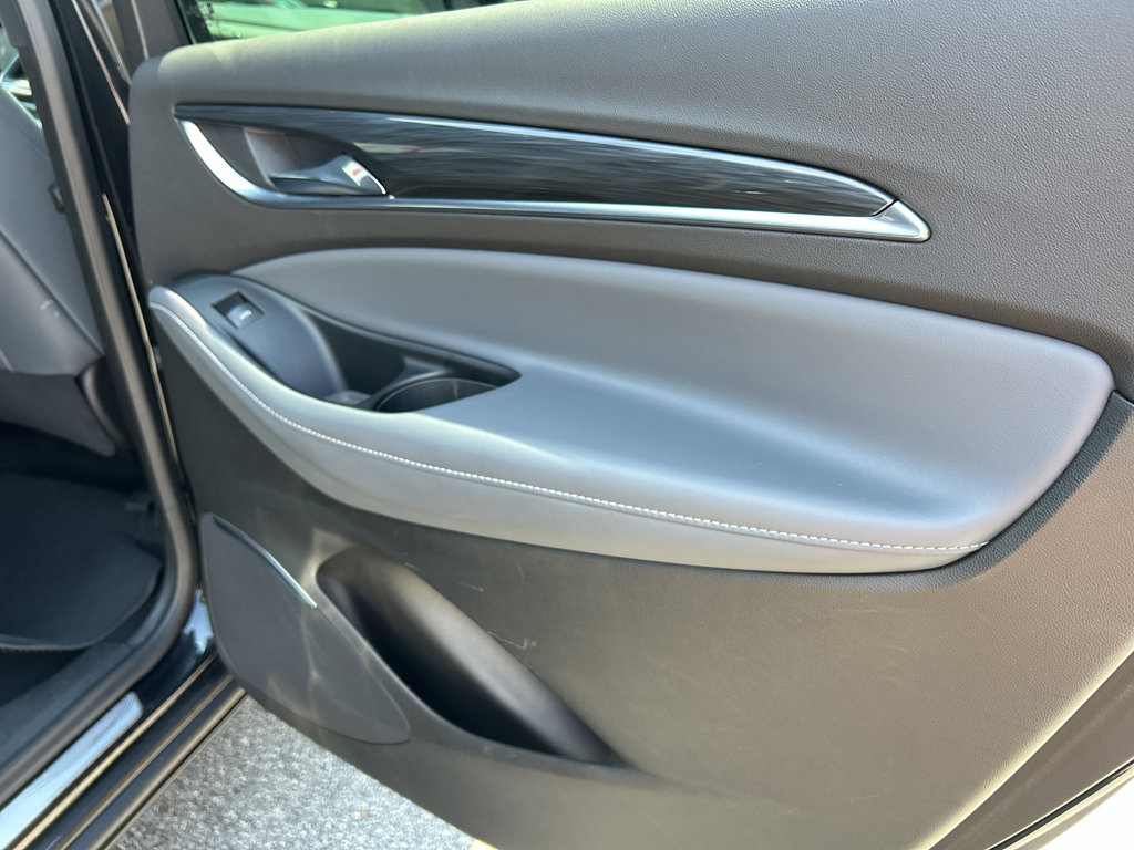 Used 2024 Buick Enclave Premium image 17