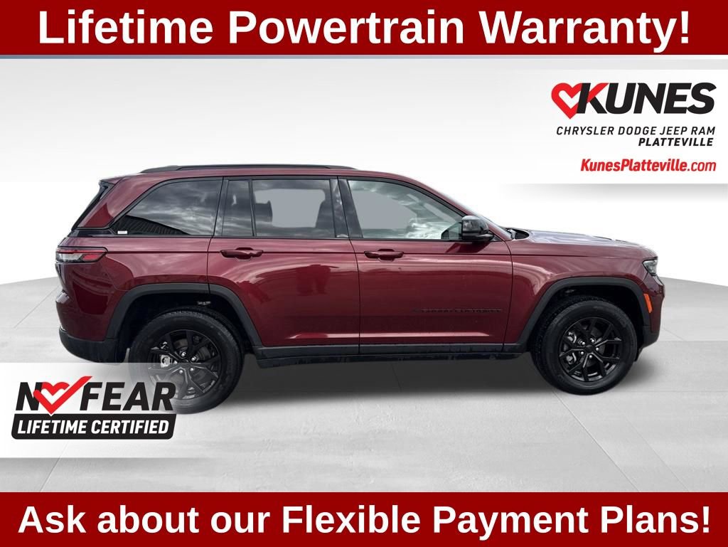 Used 2024 Jeep Grand Cherokee Altitude AWD/4WD image 3