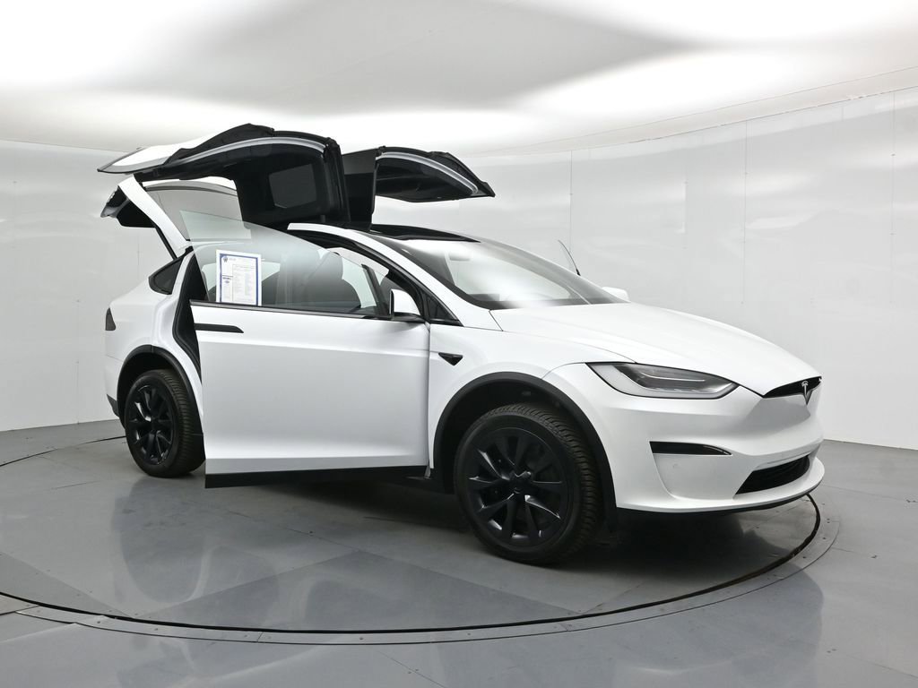 Used 2022 Tesla Model X image 28