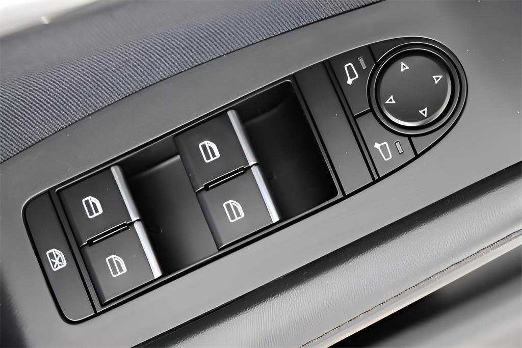 Used 2024 MAZDA MAZDA3 s image 14