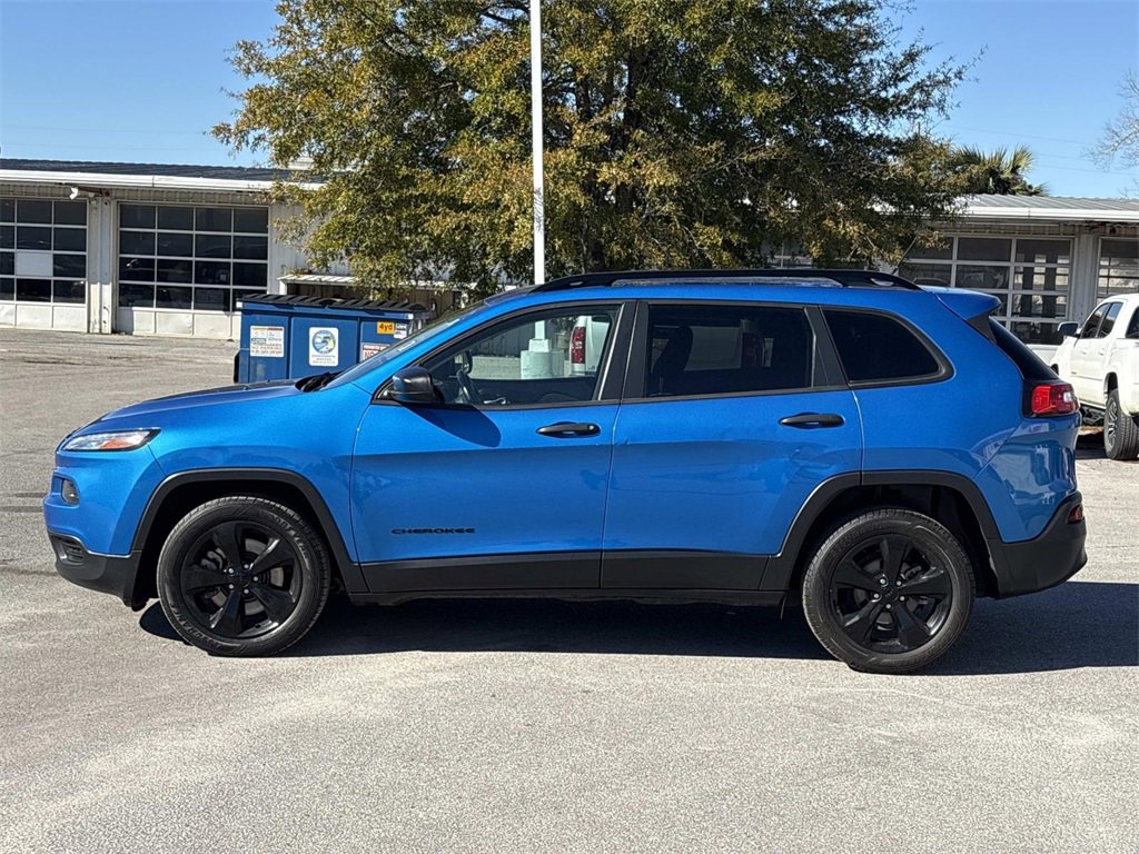 Used 2017 Jeep Cherokee Sport image 2