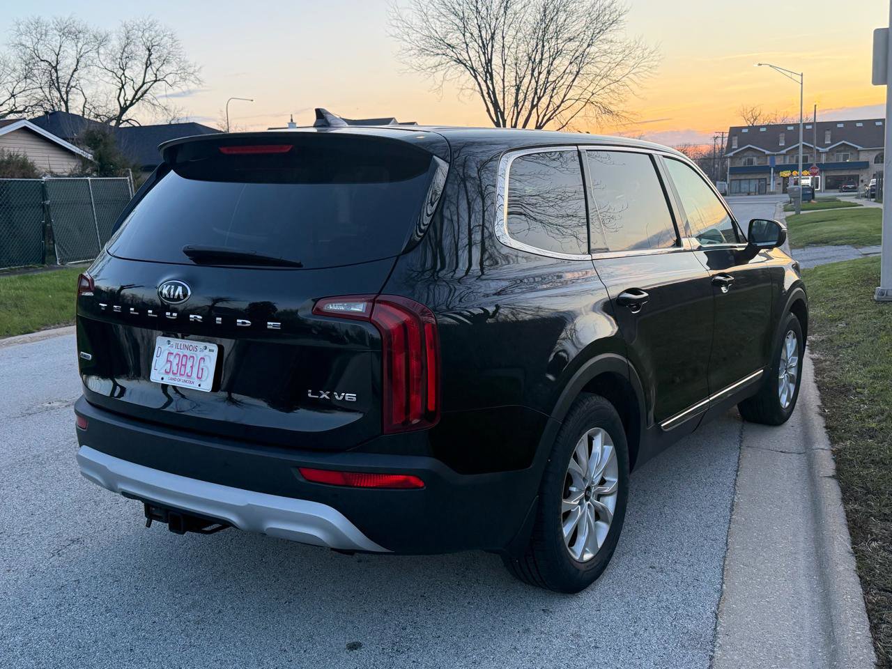 Used 2020 Kia Telluride LX AWD/4WD image 4