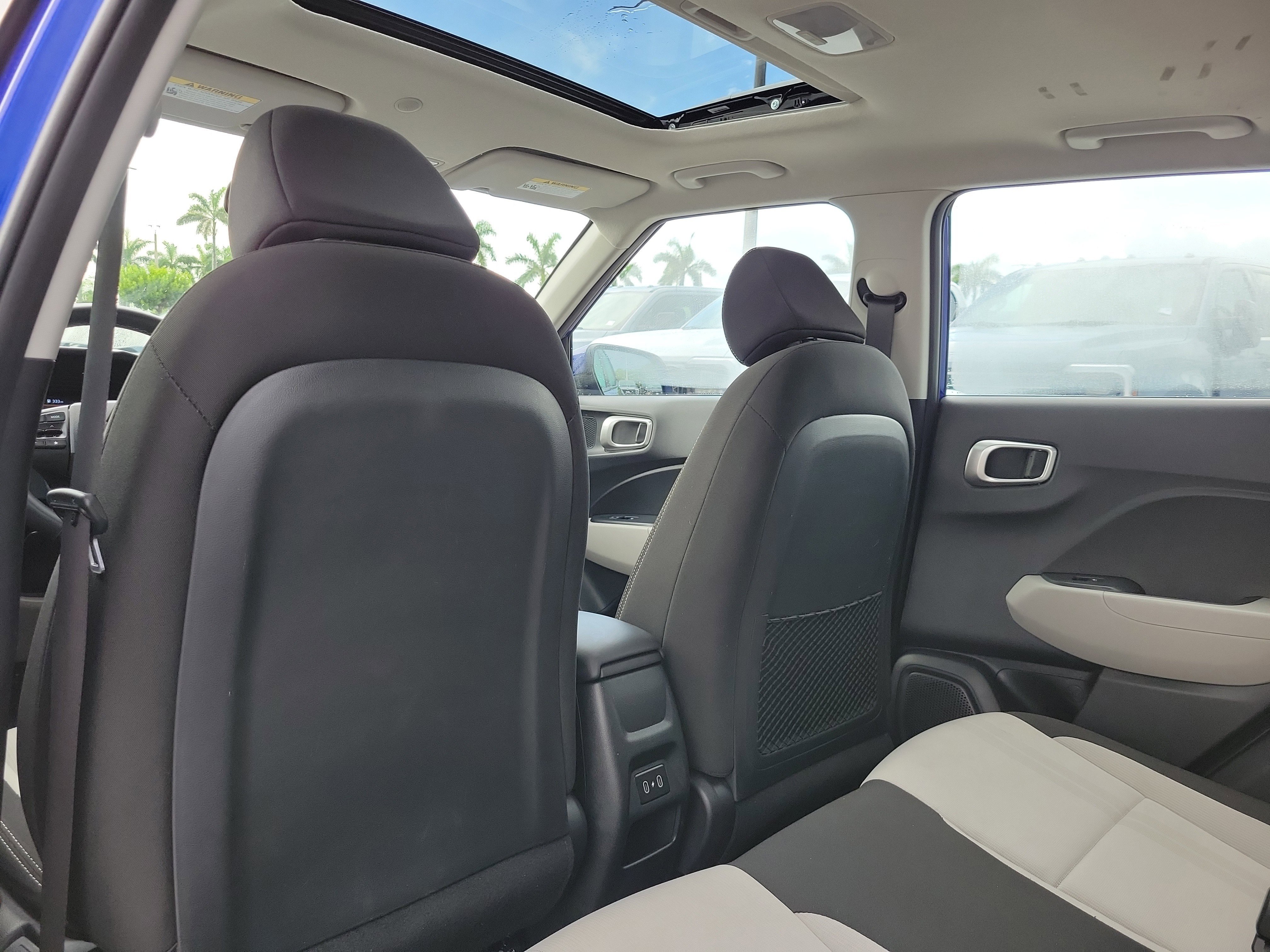 Used 2025 Hyundai Venue FWD image 14