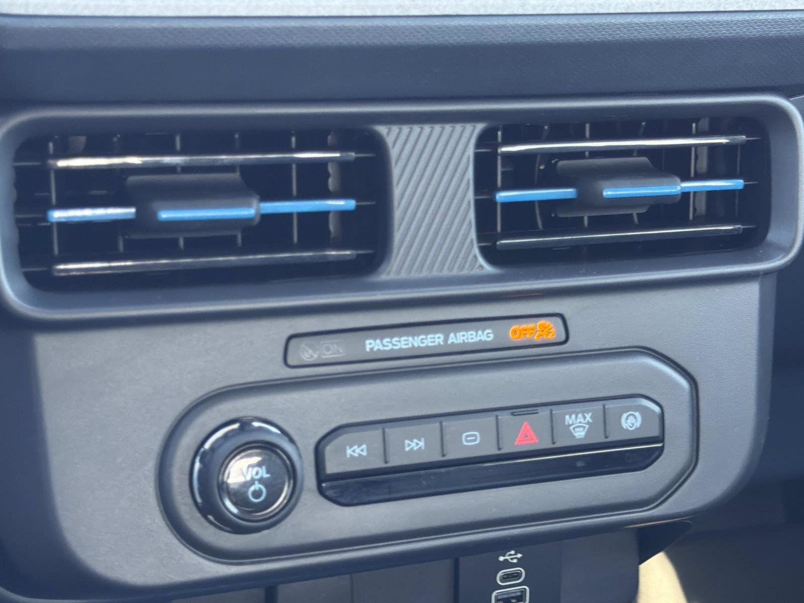 Certified 2025 Ford Maverick XLT w/ 4K Tow Package image 22