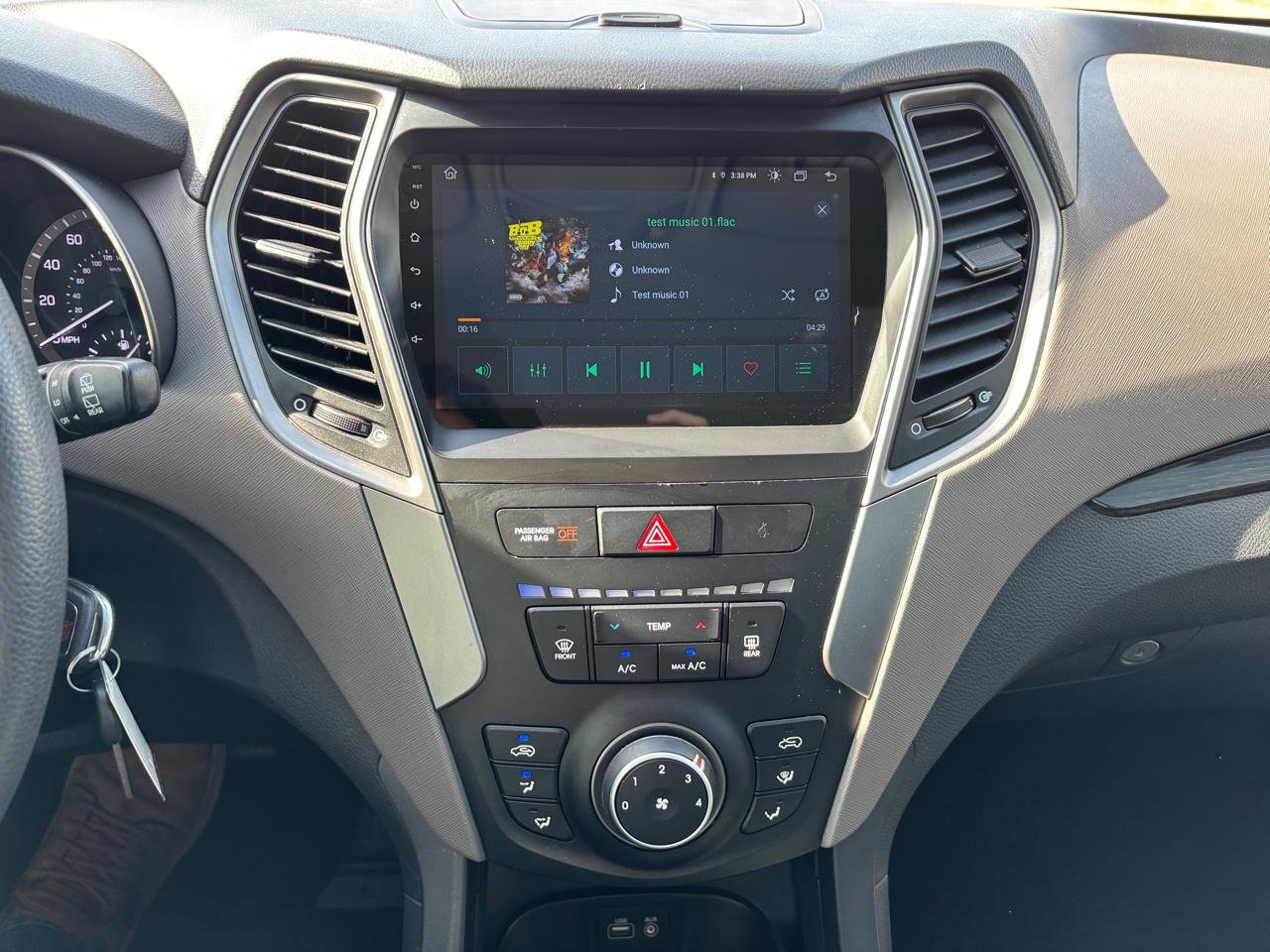 Used 2017 Hyundai Santa Fe Sport AWD/4WD image 17