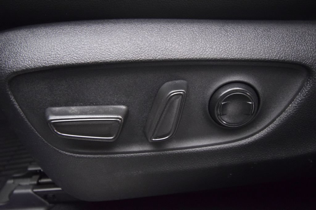 Used 2020 Toyota Highlander Platinum AWD/4WD image 29